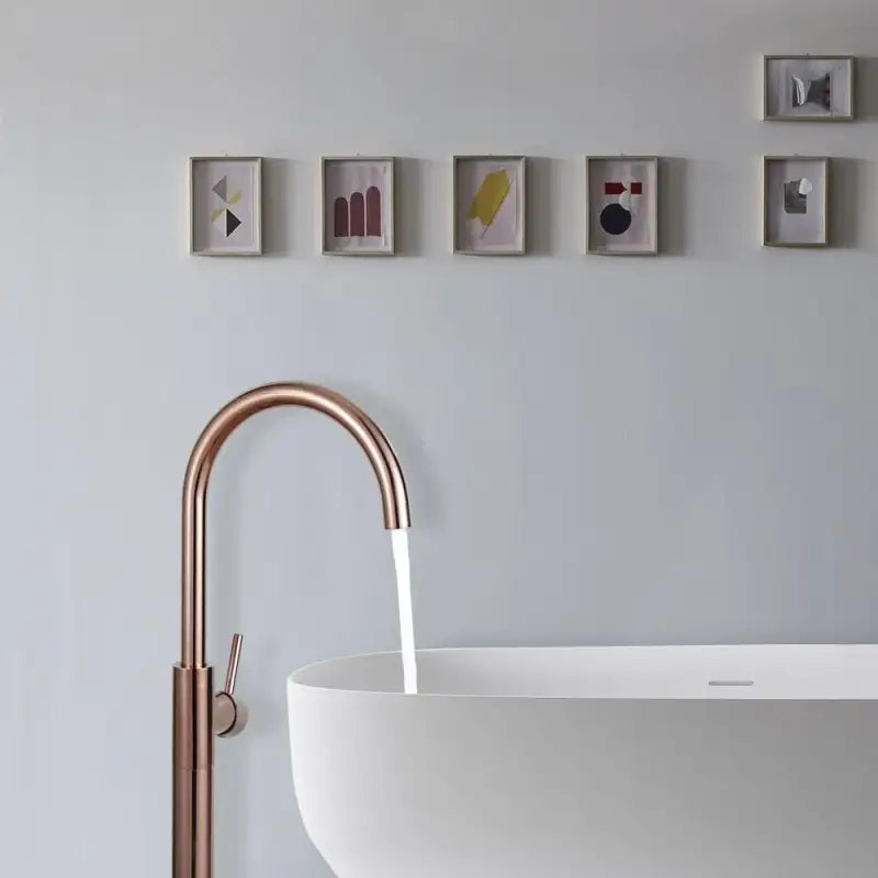 Bathroom Bathtub Floor Stand Faucet Rose Gold Mixer Single Handle Tap 360 Rotation Spout With Brass Hand Hot &Cold